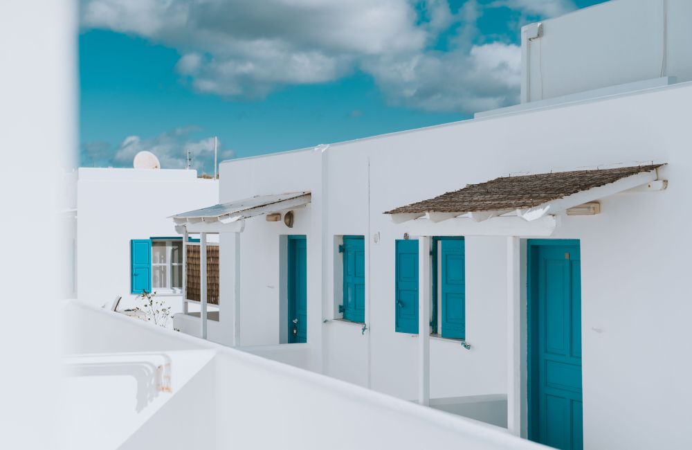 Coralli Apartments με θέα κήπο. Διακοπές στη Σέριφο Καταλύματα με δυνατότητα φιλοξενίας έως 5 ατόμων